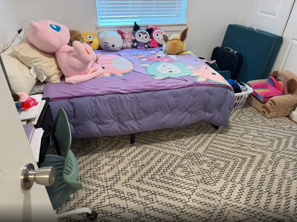 Kids' bedroom, after