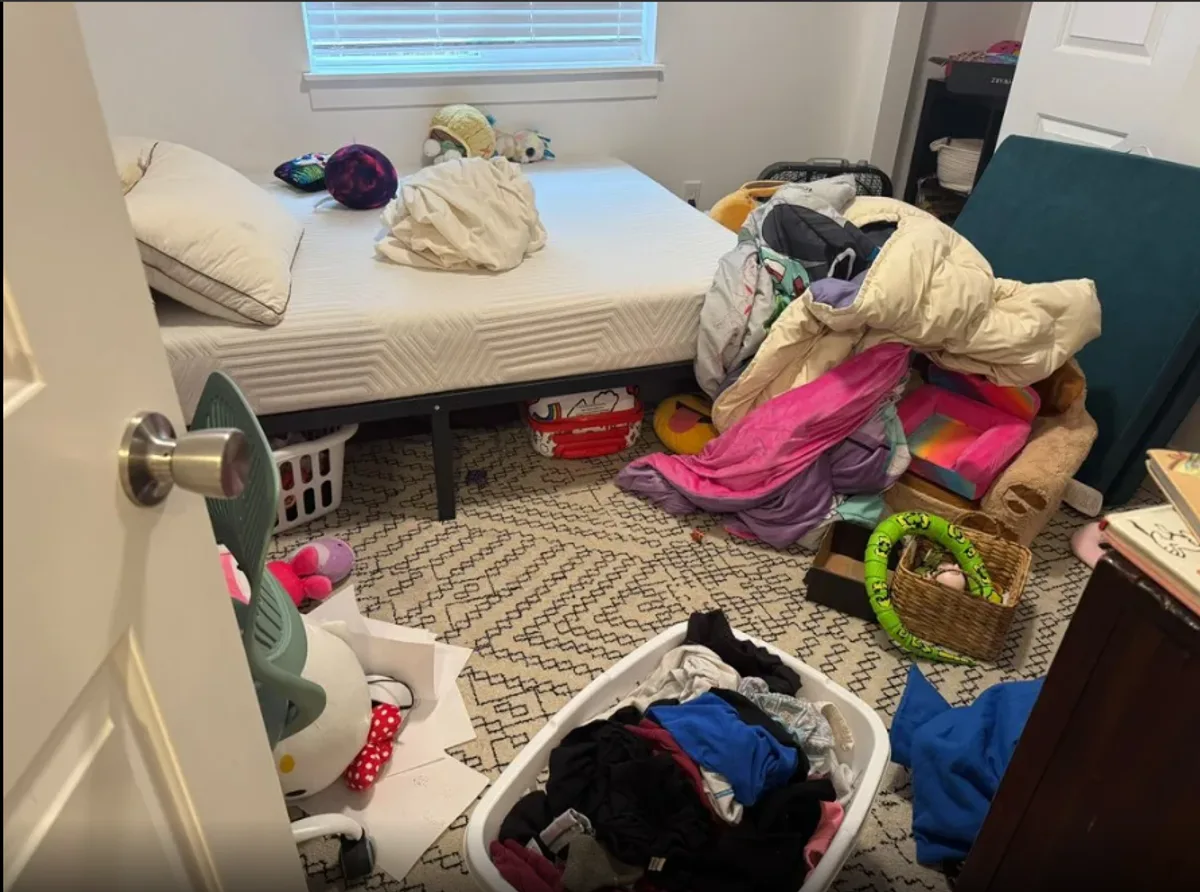 Kids' bedroom, before